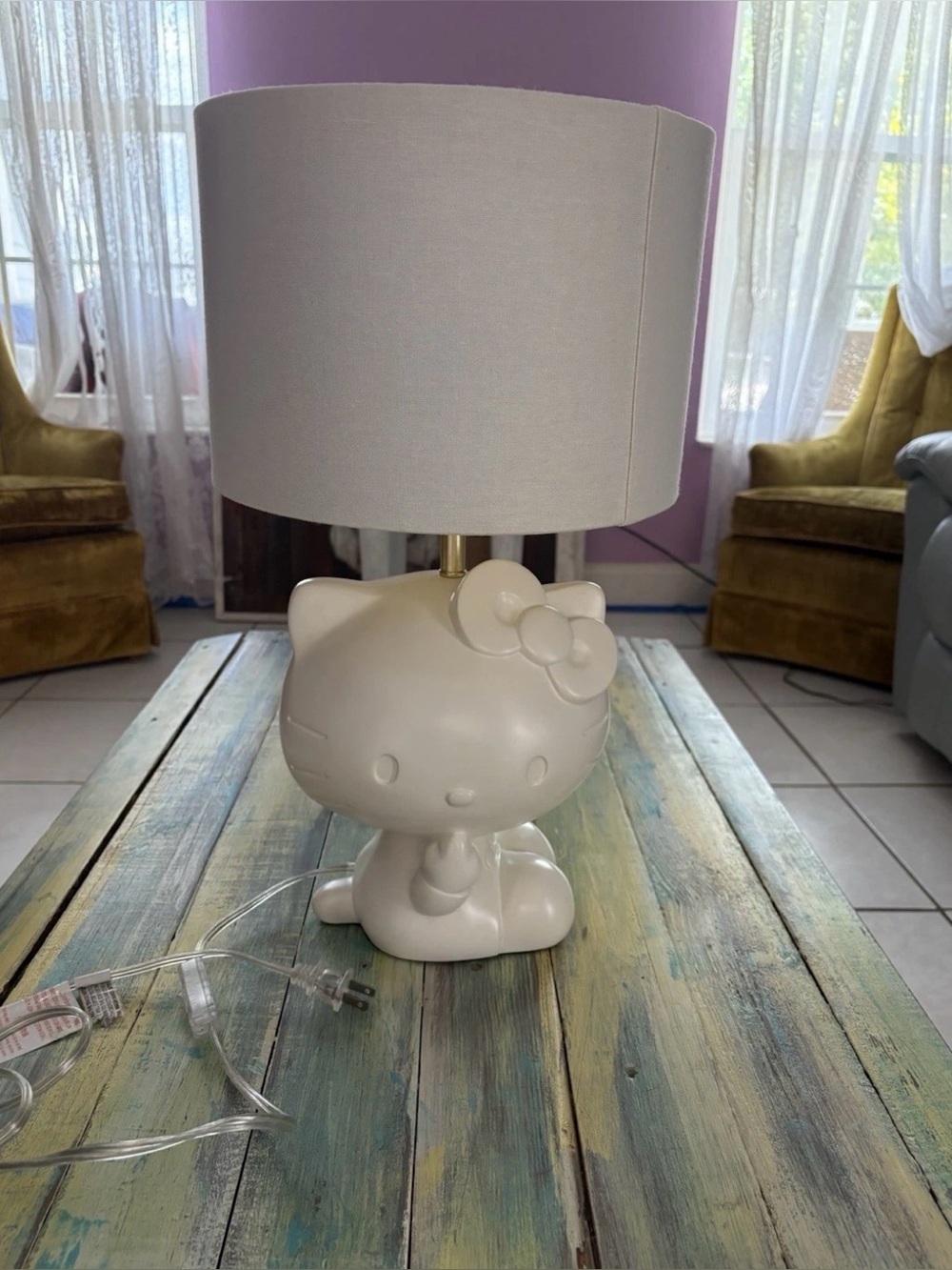 Sanrio Hello Kitty Pottery Barn table lamp never used- sold out